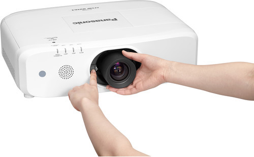מקרן PANASONIC PT-EZ590U 5500ANSI