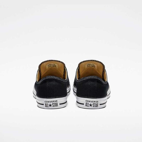 נעלי סניקרס Converse לגברים דגם Chuck Taylor