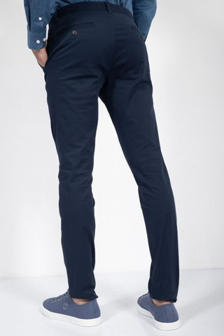 מכנסי צ'ינו Nautica לגברים גזרת Tailored