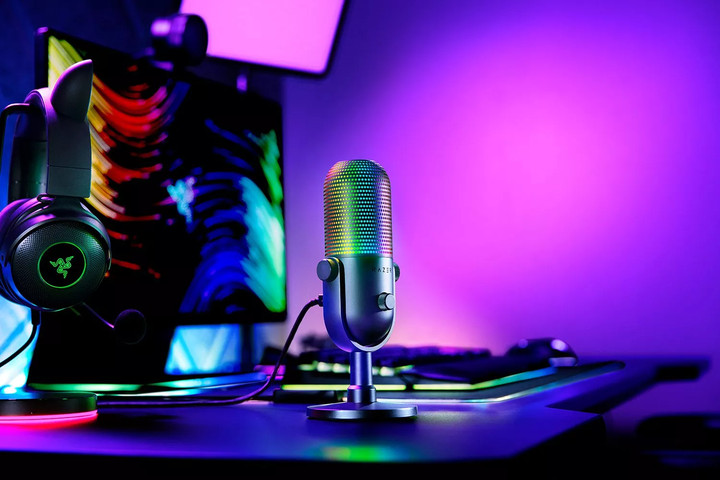מיקרופון קונדנסר עם תאורת RGB לגיימרים עם תאורת Razer Seiren V3 Chroma - צבע שחור