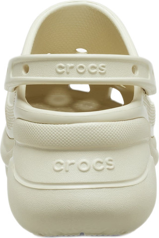 Crocs Classic Mega Crush Sandal - סנדל פלטפורמה קרוקס לנשים בצבע עצם