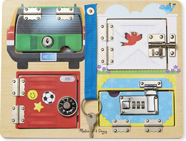 melissa and doug לוח מנעולים קטן מעץ