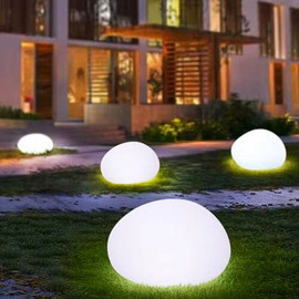 Solarlight תאורת חוץ - חלוק סולארי 32 ס"מ עמיד במים וכולל שלט אלחוטי + חיבור USB