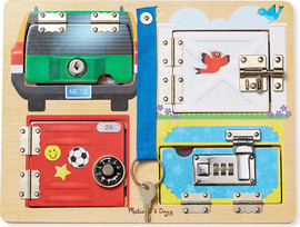melissa and doug לוח מנעולים קטן מעץ דגם Locks and Latches Board Wooden Educational Toy