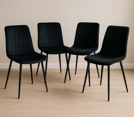 Tudo Design רביעיית כיסאות אוכל מרופדים בד קטיפתי בצבע שחור עם רגלי מתכת שחורות דגם מונקו