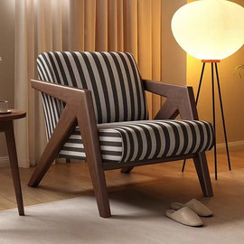 Twins design כורסה מעוצבת בדוגמת פסים דגם רוקי מבית Twins Design