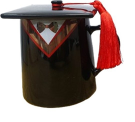 ORO ספל סיום לימודים עם מכסה בעיצוב כובע בוגר – Graduation Mug- אדום