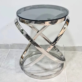 רקפת ספיר שולחן צד דגם אלה בסיס כסוף פלטה עליונה מזכוכית אפור מעושן