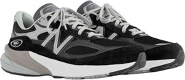 New Balance נעלי ספורט M990 V6 רוחב 2E צבע שחור