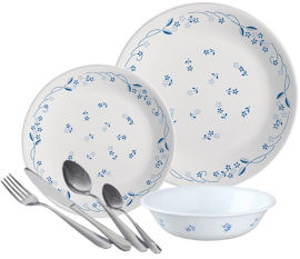 Corelle סט 84 חלקים ל 12 סועדים הכולל : צלחות קורל 36 חלקים דגם Provincial Blue + סכו"ם 48 חלקים TWIST תוצרת קורנינג ארה"ב – הצלחות הדקות והחזקות בעולם!