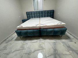 Moka Home מיטה יהודית דגם - Alison כולל 2 מזרנים - בתוספת שני ארגזי מצעים - בצבע אפור כהה