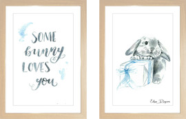Eden Dayan סט זוג ציורי ארנב ומתנה "Some bunny loves you" מסגרת עץ גודל A3