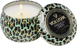 VOLUSPA נר ריחני בקופסת פח - French Linen