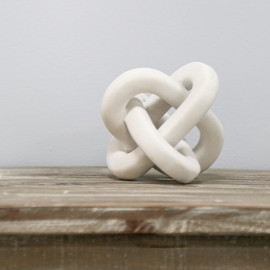 Essentials פסל דקורטיבי Knot - אבן