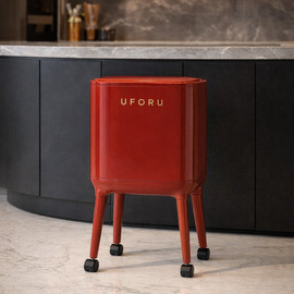 Vedro UFURU MOVE – פח אשפה מעוצב על רגליים עם גלגלים