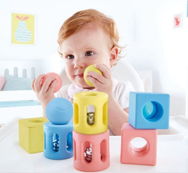 HAPE סט רעשנים גאומטרי ירוק - Hape