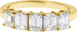Shanti Gold טבעת זהב צהוב משובצת 5 יהלומי אמרלד 1 קראט