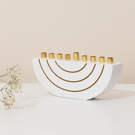SURI חנוכיות מבטון בעיצוב נקי עם קנים בצבע זהב - דגם GLAM