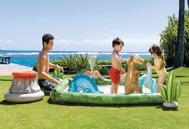INTEX בריכת פעילות INTEX, בעיצוב פארק היורה, הכוללת דינוזאורים/הר געש/קקטוסים מתנפחים ומשחקי כדור, דגם 56132