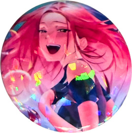 Anime Market סיכת Mizi מנצנצת 58 מ״מ – Alien Stage — מיזי שמחה