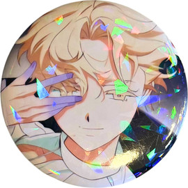 Anime Market סיכת לוקה מנצנצת 58 מ״מ – Luka Alien Stage — לוקה מחייך