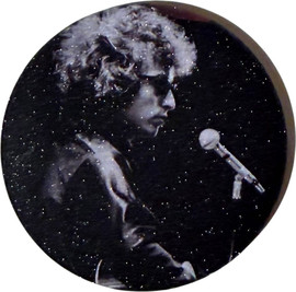 Anime Market סיכת Bob Dylan 58 מ”מ – סיכת אספנות רוק ופולק קלאסי