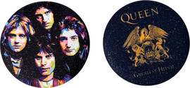 Anime Market סט 2 סיכות Queen 58 מ”מ – סיכות אספנות רוק קלאסי