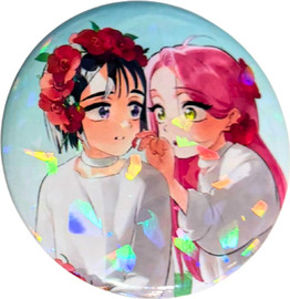 Anime Market סיכת Mizi & Sua מנצנצת 58 מ״מ – Alien Stage