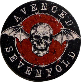 Anime Market סיכת Avenged Sevenfold – בגודל 58 מ״מ | סיכת להקה לאספנים ומעריצים
