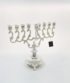 הכל כלול חנוכייה בגימור מוכסף, 30 ס״מ