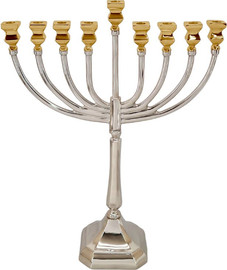 הכל כלול חנוכיה פליז דגם CAPRI - זהב