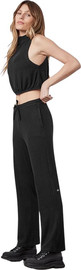 Alo Yoga גופיית נשים דגם ALOLUX SOHO MOCK NECK - צבע שחור
