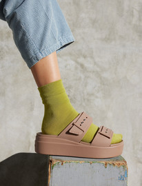 Crocs Crocs Brooklyn Sandal LowWdg W - כפכפי פלטפורמה ברוקלין לנשים