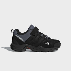 Adidas אדידס נעלי נוער ספורט סקוטש משולב דמוי שרוכים רשת מקדימה סוליית טרקטור בצבע שחור ונגיעות אפור (TERREX AX2R CF K)