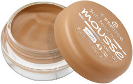 essence SOFT TOUCH MOUSSE מייק אפ במרקם מוס