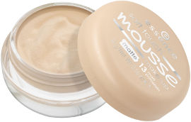 Essence SOFT TOUCH MOUSSE מייק אפ במרקם מוס