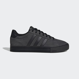 Adidas אדידס נעלי גברים סניקרס עם שרוכים זמש בצבע שחור (Daily 4.0)