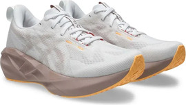 Asics Asics Novablast 5 Women 1012B765-102 נעלי ריצה