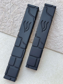 1item בית מזוזה מבטון שחור וול