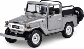 MotorMax מוטורמקס טויוטה Motormax Toyota FJ 40 Land Cruiser Convertible בקנה מידה 1:24 – דגם אספנות איכותי