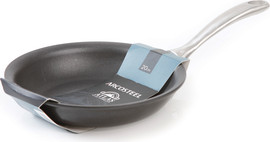 ARCOSTEEL מחבת 20 ס"מ אטלס - ARCOSTEEL