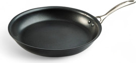ARCOSTEEL מחבת נון סטיק 30 סמ מתאימה לאינדוקציה מסדרת אטלס של ארקוסטיל