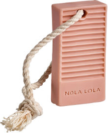 NOLA LOLA סבון תלוי לבישום ורחצה בניחוח פינק פאודר
