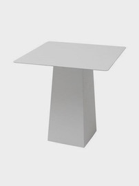 REQUIRD שולחן צד מרובע פיסולי מתכת לבן צחור REQUIRD 40cm