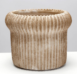 B-DECOR מעמד לעציץ TROPHY  STONE