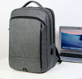 Camel Mountain תיק גב Urban Carry למחשב 16 אינץ' עם יציאת USB מבית כאמל מאונטין - Light Gray