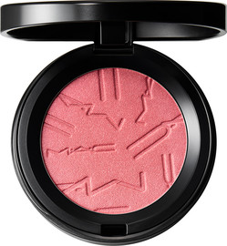 MAC SKINFINISH סומק פודרה קטיפתי בגימור מאט או זוהר - PEACHY KEEN
