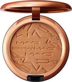 MAC SKINFINISH SUNSTRUCK ברונזר בגימור מאט למראה שזוף - MATTE MEDIUM GOLDEN