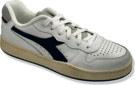 DIADORA סניקרס אופנתיות לנוער מעור 36-41 Diadora MI Basket בצבע לבן עם לוגו כחול WC5161WHT