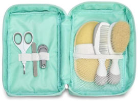 Chicco סט טיפוח לתינוק עם תיק לטיולים 6 ב-1